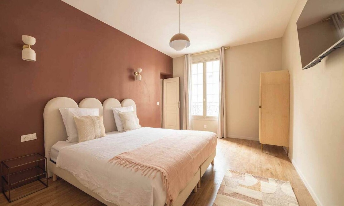 Le Pre-Saint-Gervais Apartment | Elegant, fully equipped, air-conditioned accommodation