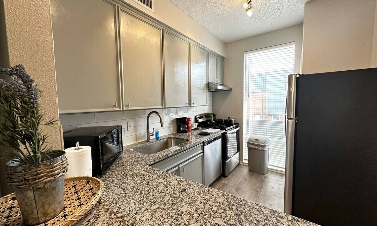 Nassau Bay Apartment | Elegant Hideaway Close to NASA and Kemah Boardwalk
