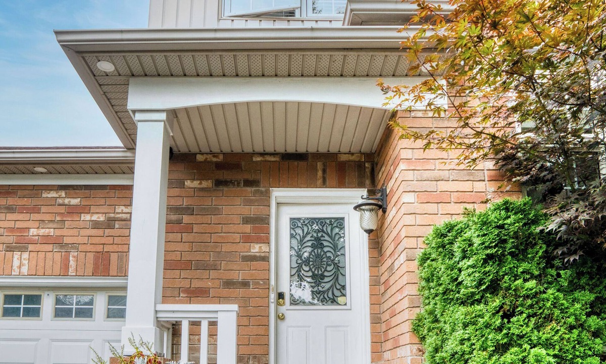 Brampton Apartment | Elegant Home Away From Home