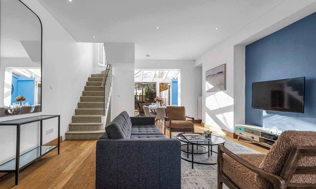 Holland Park House | Elegant House Summary