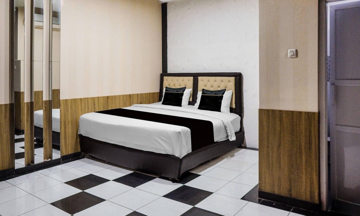 Padang House | Elegant Indonesia Deluxe Double w/Free WiFi