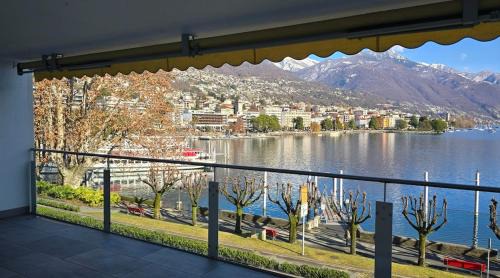 Locarno Apartment | Elegant Lakefront Apartment - Locarno Center