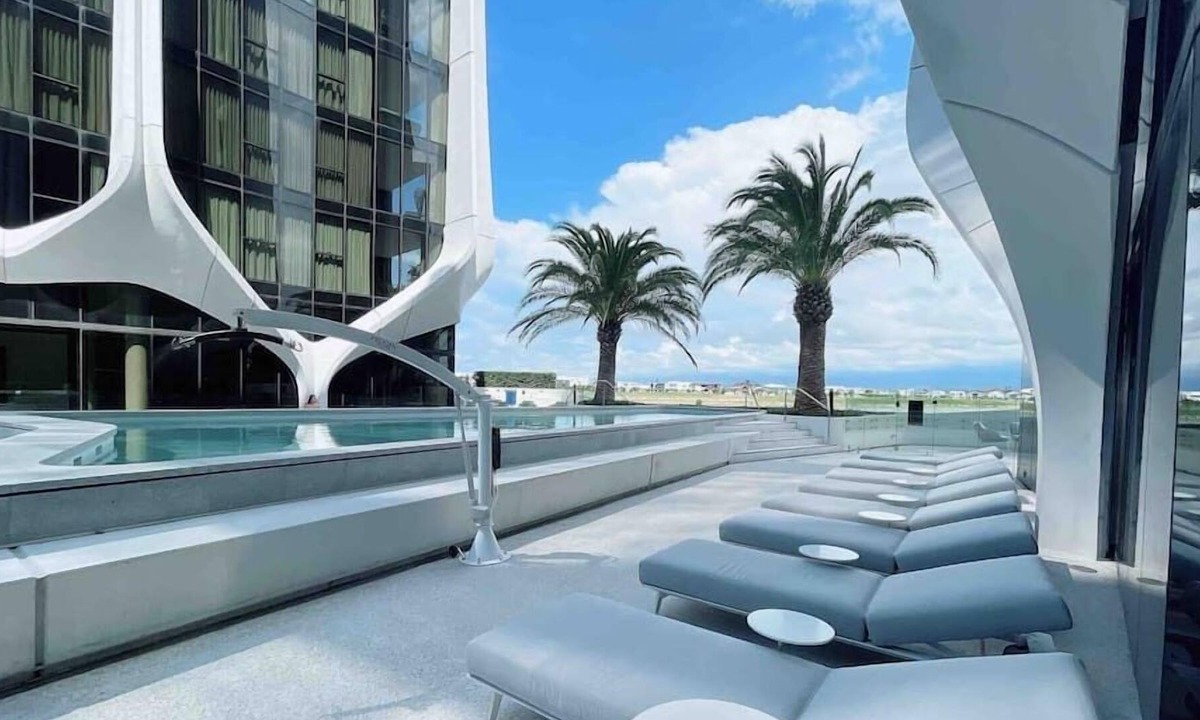 Mermaid Waters Apartment | Elegant Luxurious Waterfront 2BD at Mermaid Waters