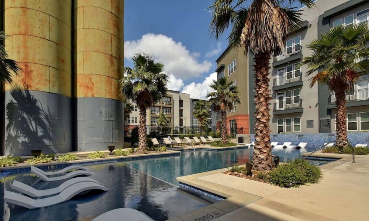 King William Apartment | Elegant & Modern Studio mins from Riverwalk
