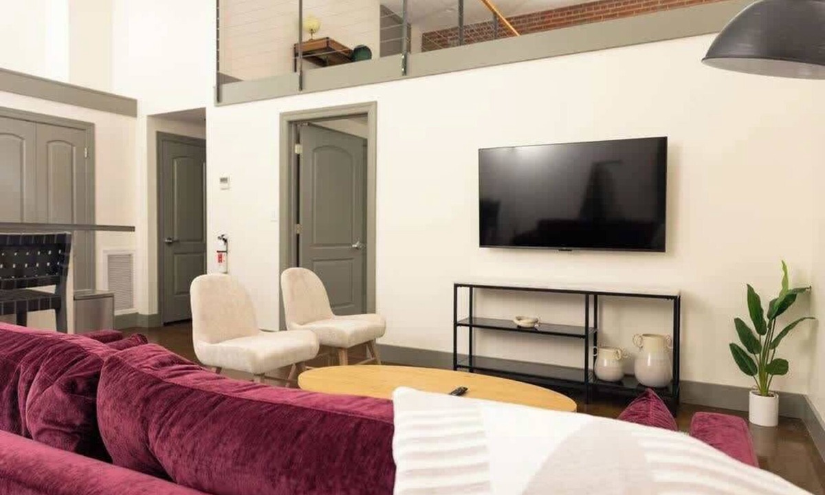 Roanoke Apartment | Elegant new 1BR loft in downtown