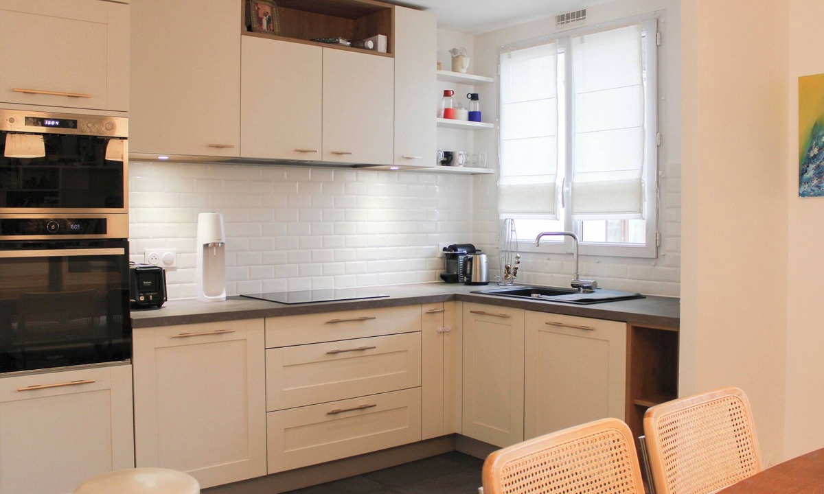Levallois-Perret Apartment | Elegant new apartment with balconies