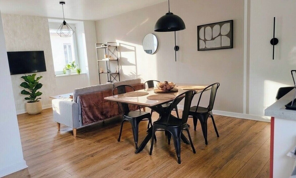 Montbrison Apartment | Elegant new apartment just a stone's throw from the market