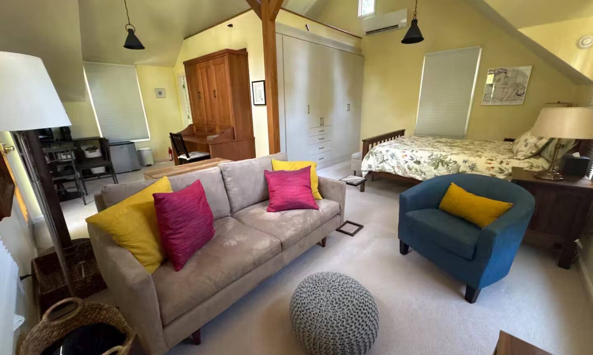 Swarthmore Apartment | Elegant, private getaway