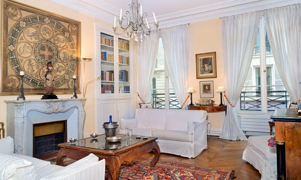 8th Arrondissement Apartment | Elegant refined apartment near Champs-Élysées sleeps 6