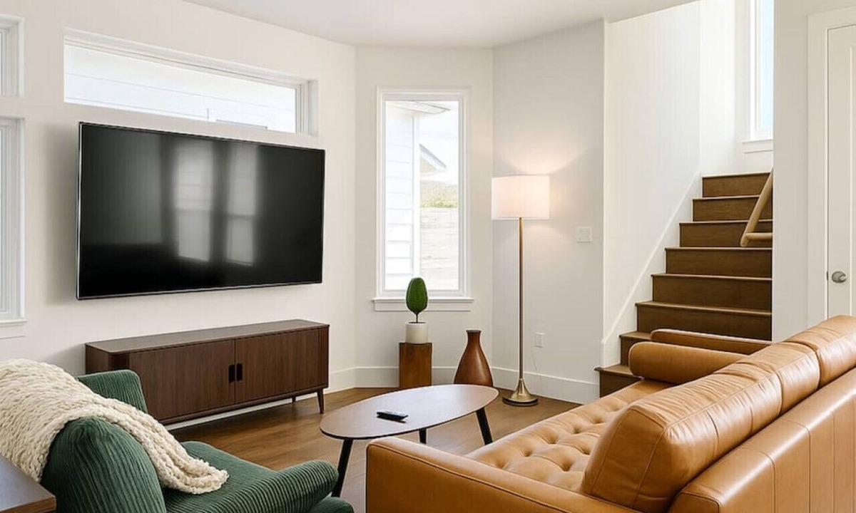 Chestnut House | Elegant Retreat Bright 2BR Prime Stay
