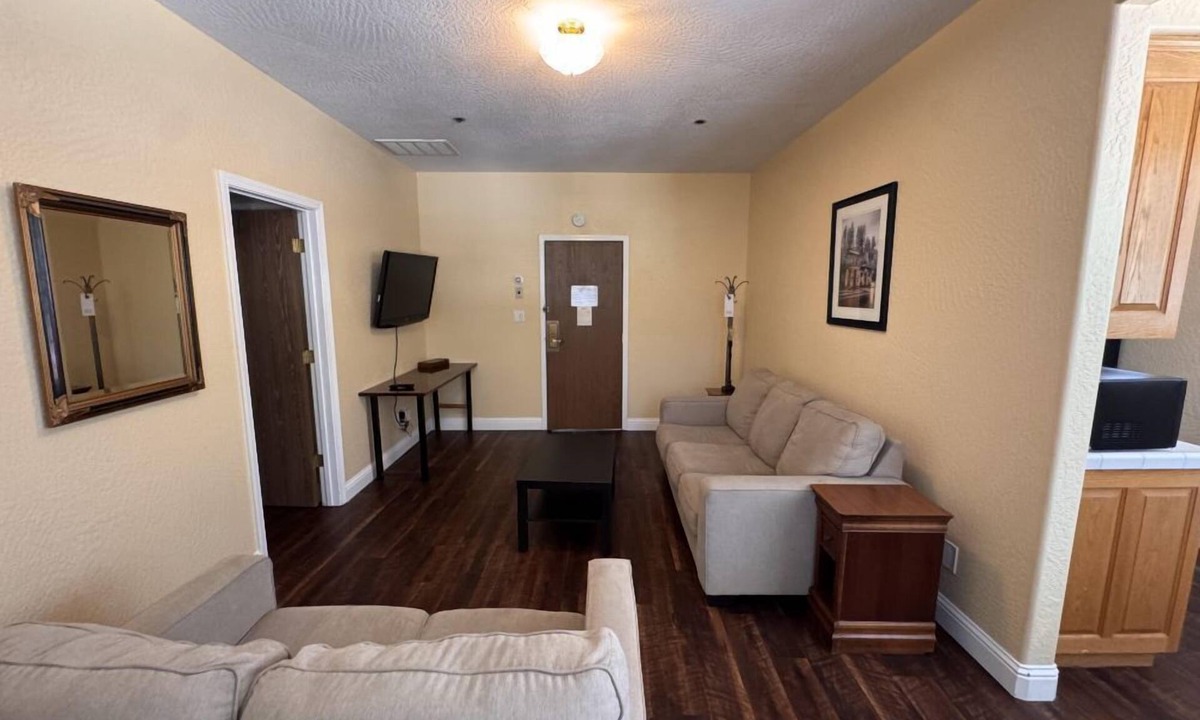Placerville Condo | Elegant Room with Antique Touches