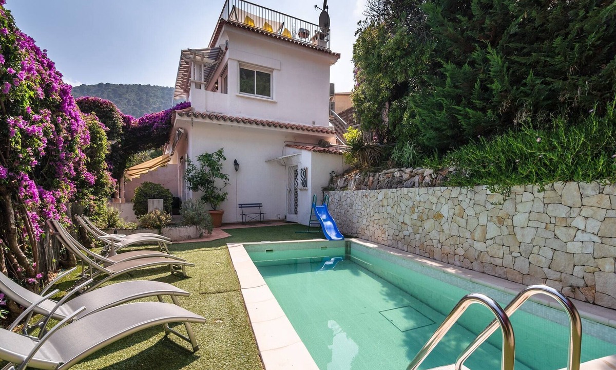 Eze House | Elegant Seaside Villa in Èze