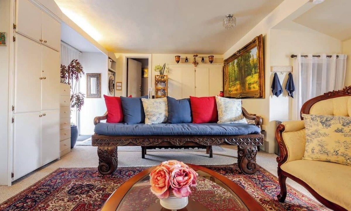 Claremont House | Elegant Spacious Prvt Studio ~ Upscale Berkeley