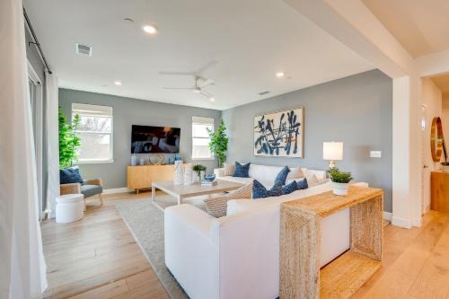 Woodland House | Elegant & Spacious Retreat w/Yard in Woodland!