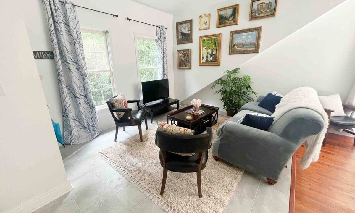 Covington House | Elegant Studio in Upscale Community
