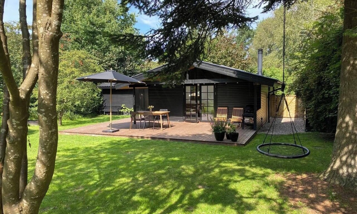 Kalundborg House | Elegant summer house close to the beach and forest