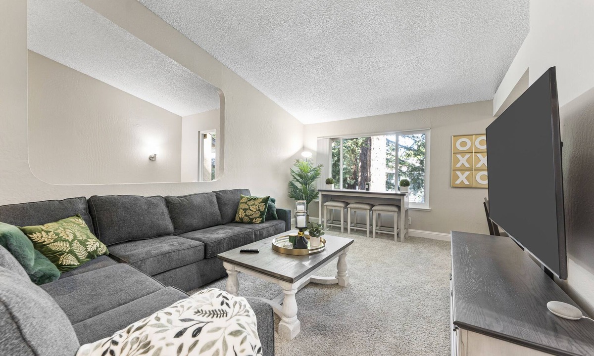 Fremont House | Elegant Treehouse Getaway