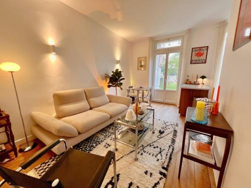 Suresnes Apartment | Elegant two-room apartment with garden, 10 min from La Défense