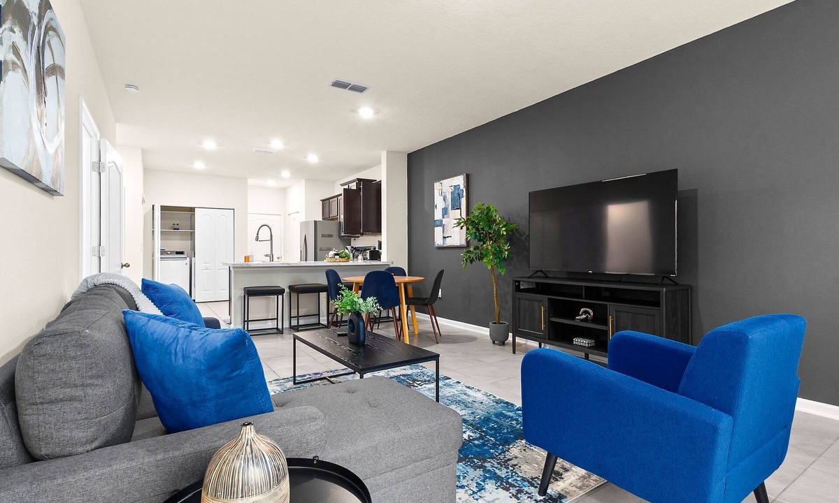 Baymeadows House | Elegant & Upscale 2BR Townhome