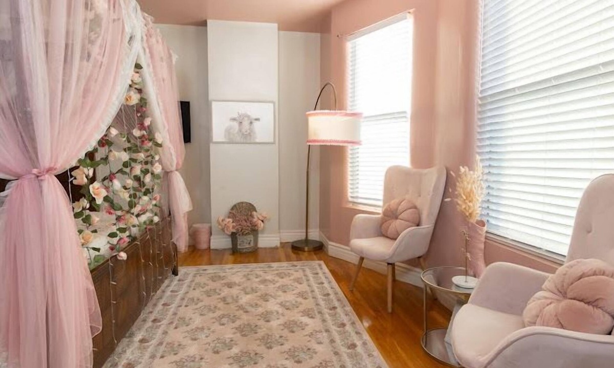 El Paso House | Elegant Victorian Parlor