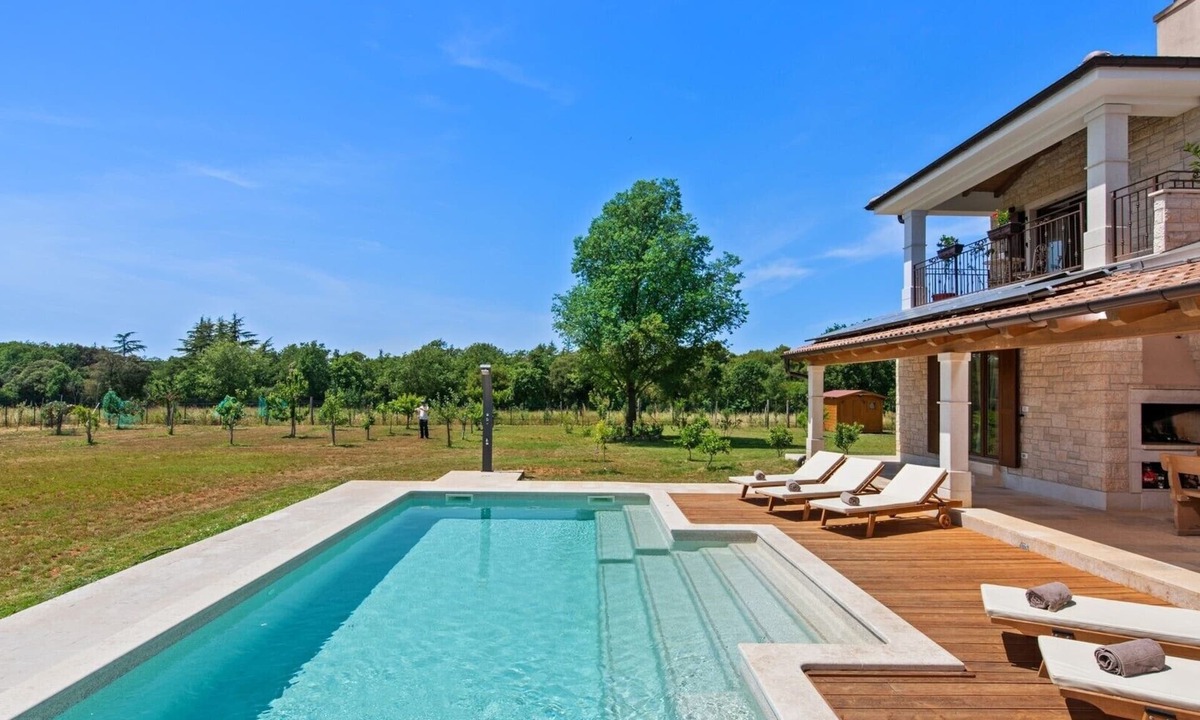 Galizana Villa | Elegant Villa Campagna with a swimming pool