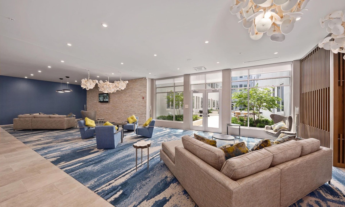 Coliseum Central Hotel | Element Hampton Peninsula Town Center