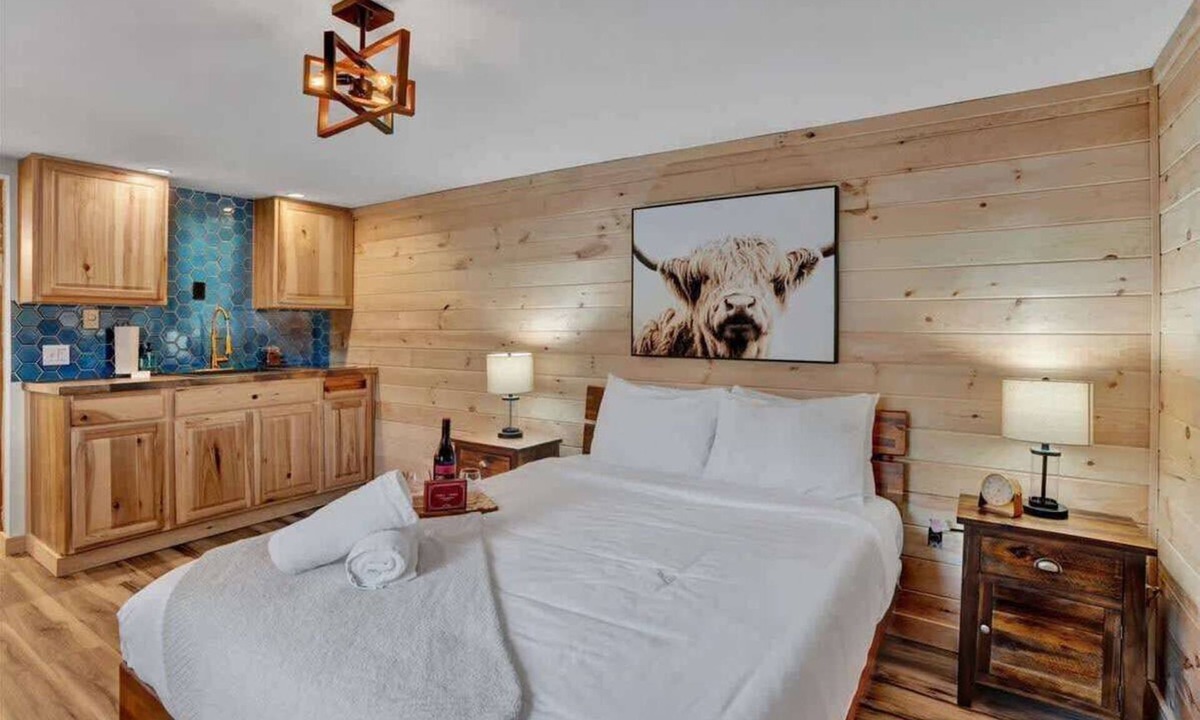 Canadensis Cabin | Elements Modern Pocono Cottage | Pickle | Firepits