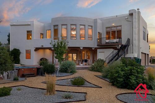 North Albuquerque Acres House | Elena's Sandia Sanctuary - An Irvie Home