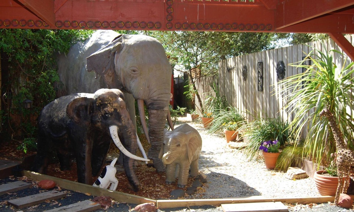 Sunset Strip House | Elephants at Sunset, A unique holiday experience