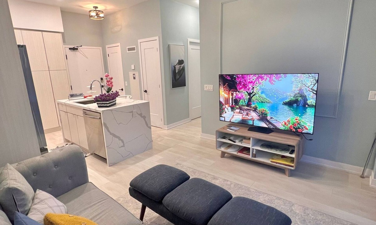 Innisfil Condo | Elevate Your Escape | All-Season Luxury at Friday Harbour