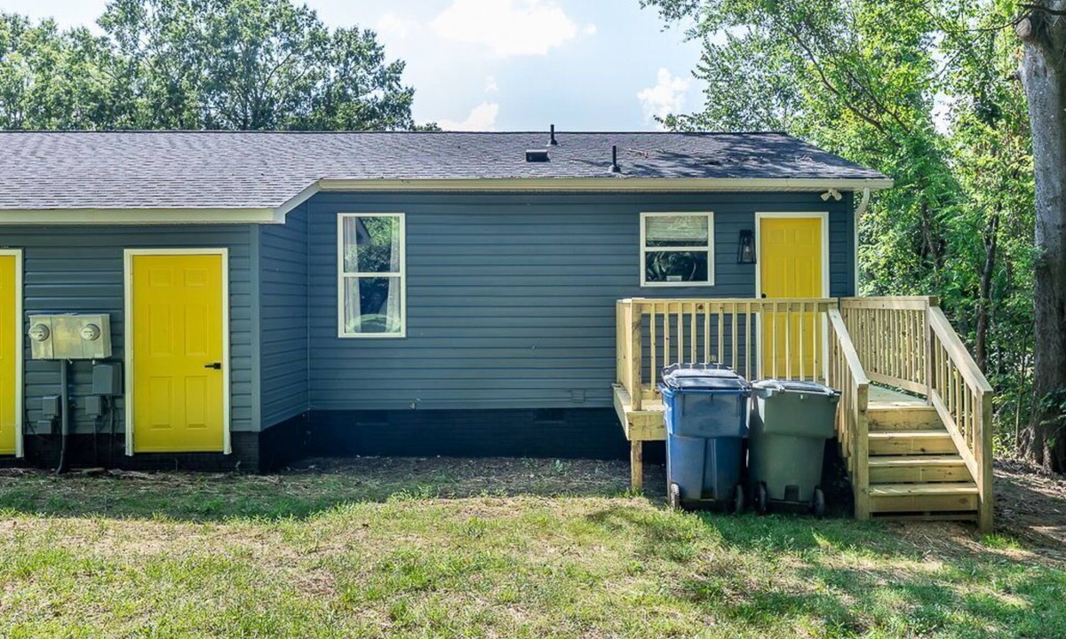 Gibsonville House | Elevate Your Escape: State of the Art 2BR Apt.