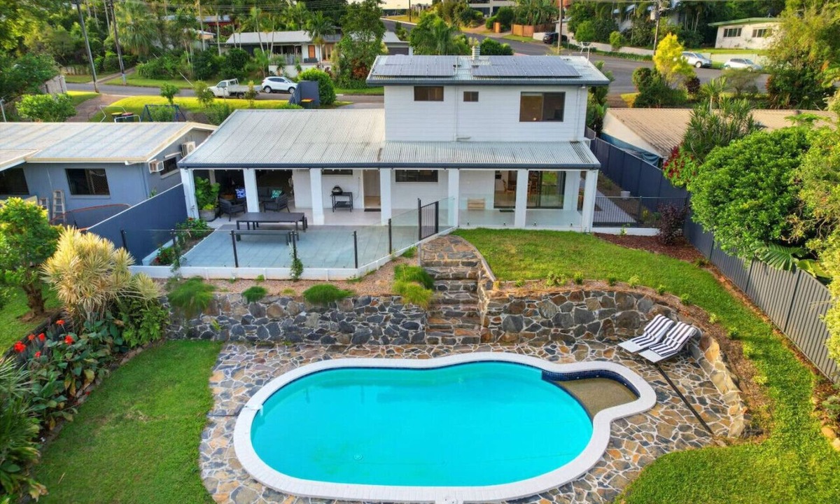 Mooroobool House | Elevated Entertainer - Modern, Spacious & Stylish