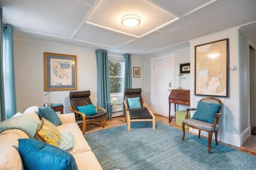Gloucester Apartment | Elevated Fish & Ships on River Walk to Beach Park