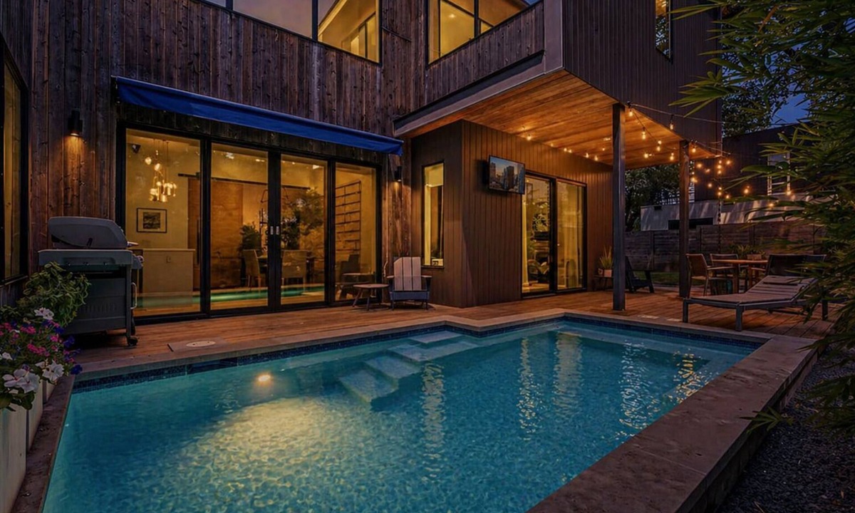 South River City House | Elevated Luxury + Two Pools - Chelsea Oak Combo!