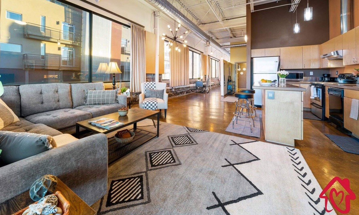 Raynolds Addition Apartment | Elevated Route 66 ABQ Penthouse- An Irvie Home