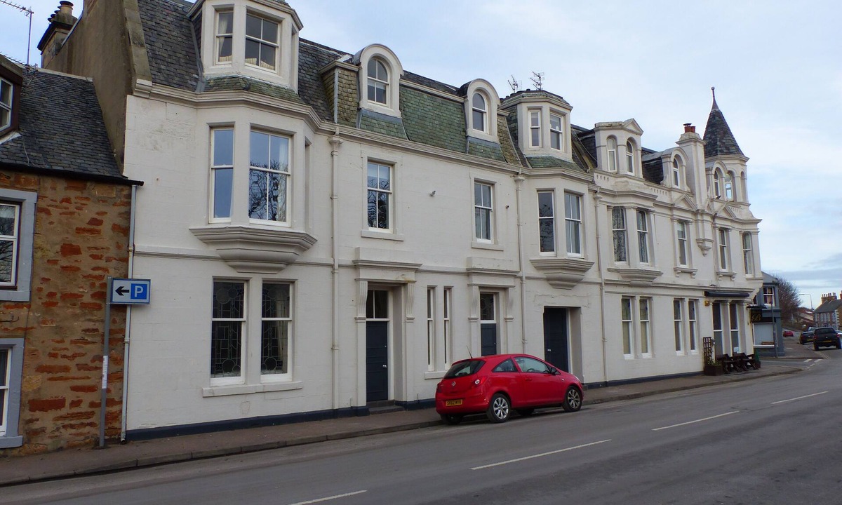Pittenweem Apartment | Elie - well appointed flat
