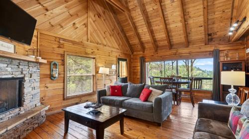 Townsend House | Elijahs Isaiahs Jacks Sónyahs Cabins by AvantStay