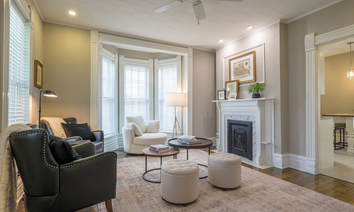 Maquoketa House | Eliza Cottage: Restored 1885 Queen Anne