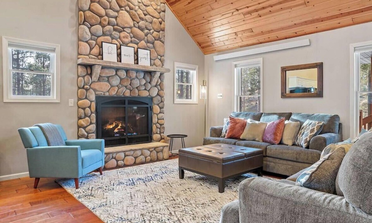 Custer House | Elk Ridge-Fire Place-Custer