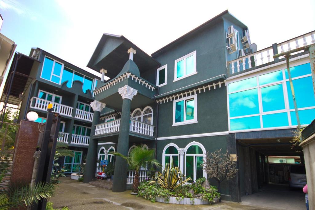 Golubye Dali House | Ellaisa Guest House
