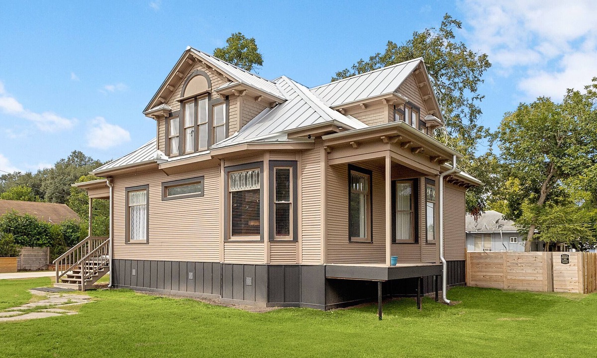 Seguin House | Ellie Marie House
