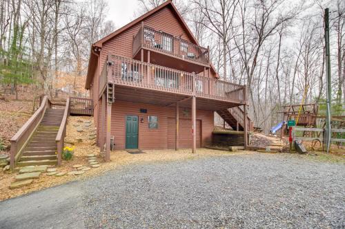 Ellijay House | Ellijay Resort Cabin w/Fire Pit, Decks, & Hot Tub