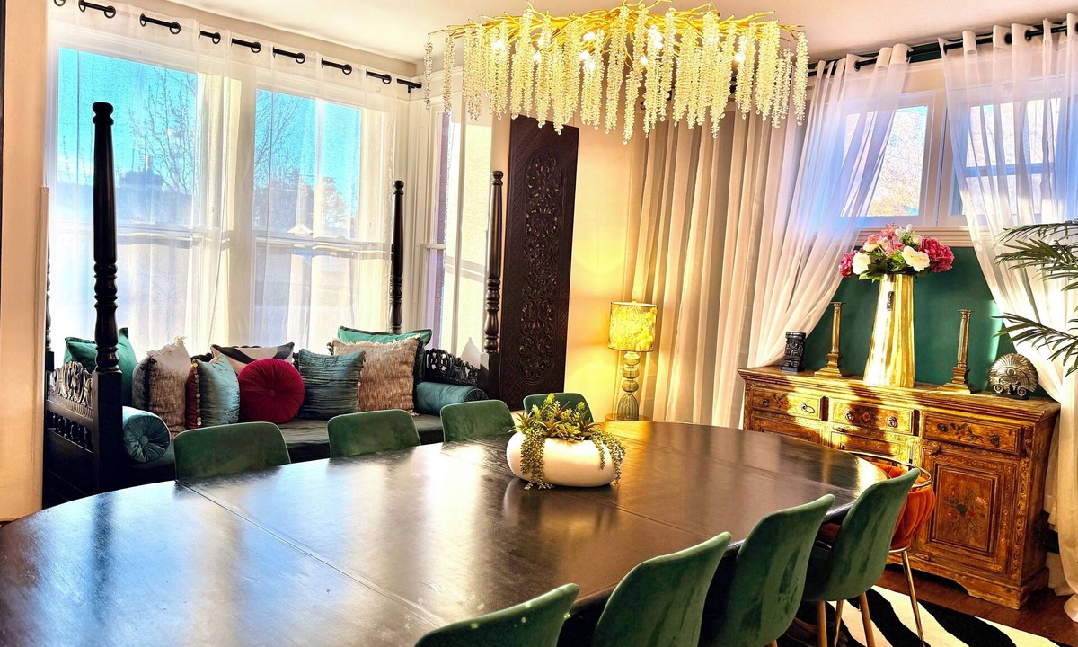 Historic Eastside Villa | Elliot Barker Estate for Large Groups Stroll to Canyon Rd & Plaza