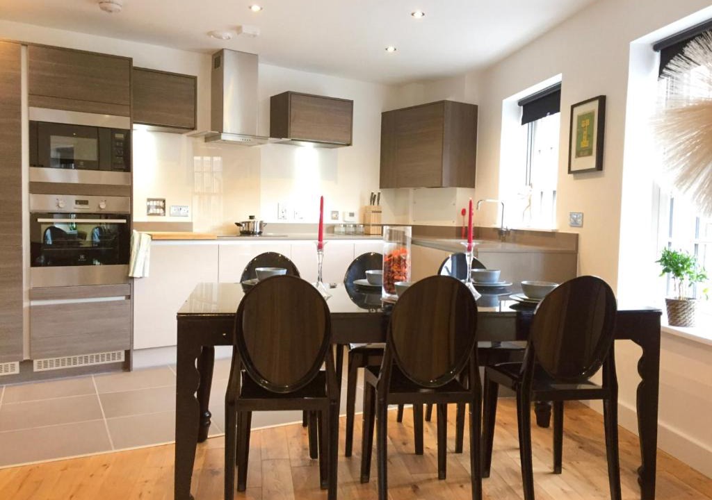 Oval Apartment | Ellis Terrace Apartment