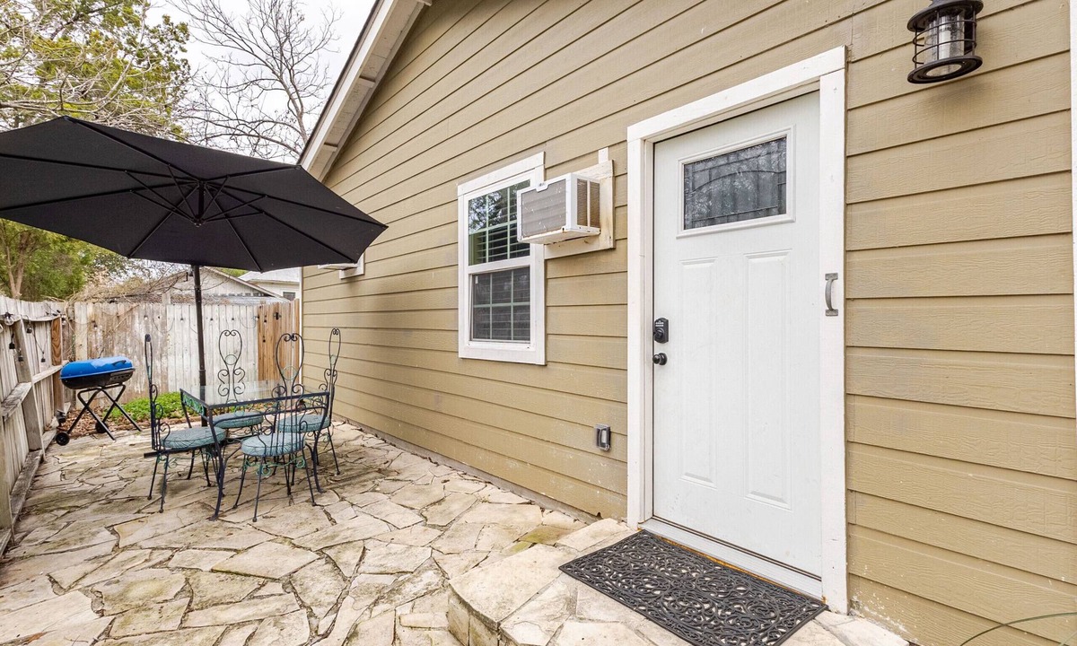 Seguin Ski Chalet | Elm Street Cottage