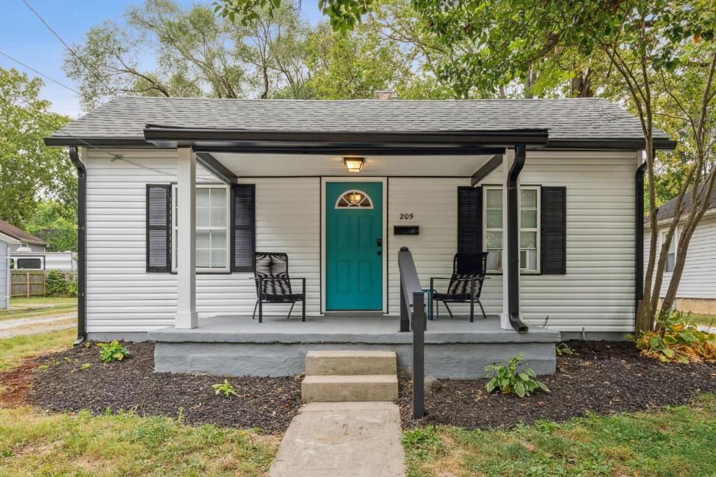 Loveland House | Elm Two Bedroom House in Historic Loveland