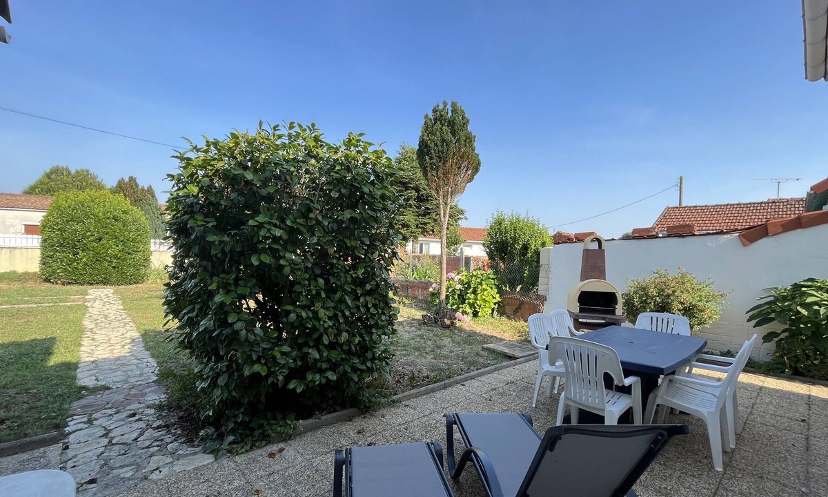 Marennes House | Elma Stay, Location L’Estran