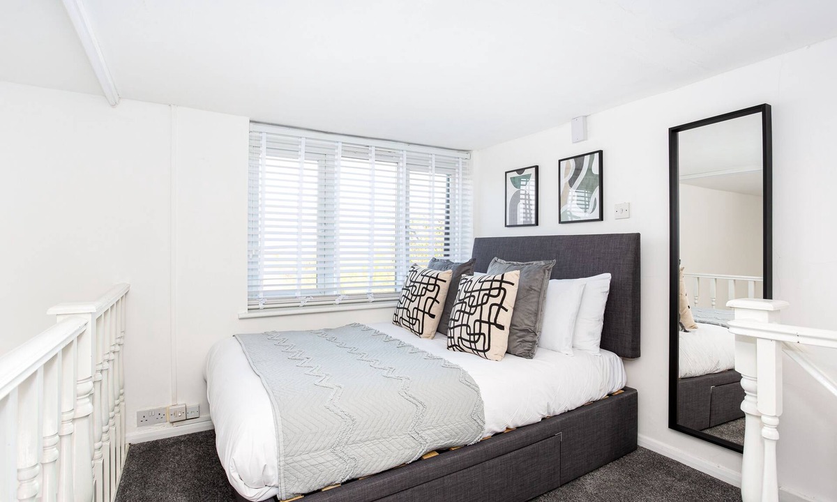 Leigh-on-Sea Apartment | Elmsleigh Lofts by Sorted Stay