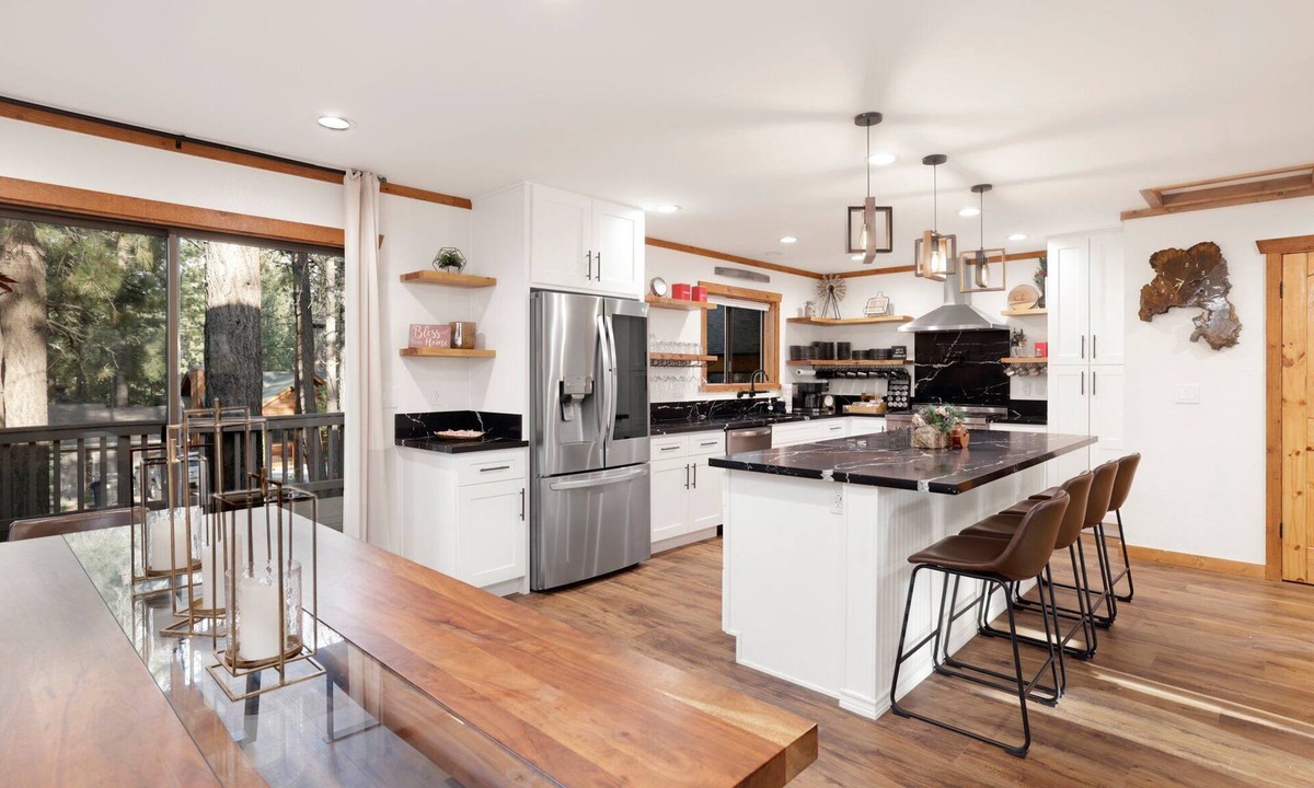 Big Bear Cabin | Elmwood Place #2218