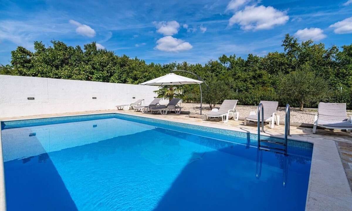 Lovinac Villa | Elo Holiday Home